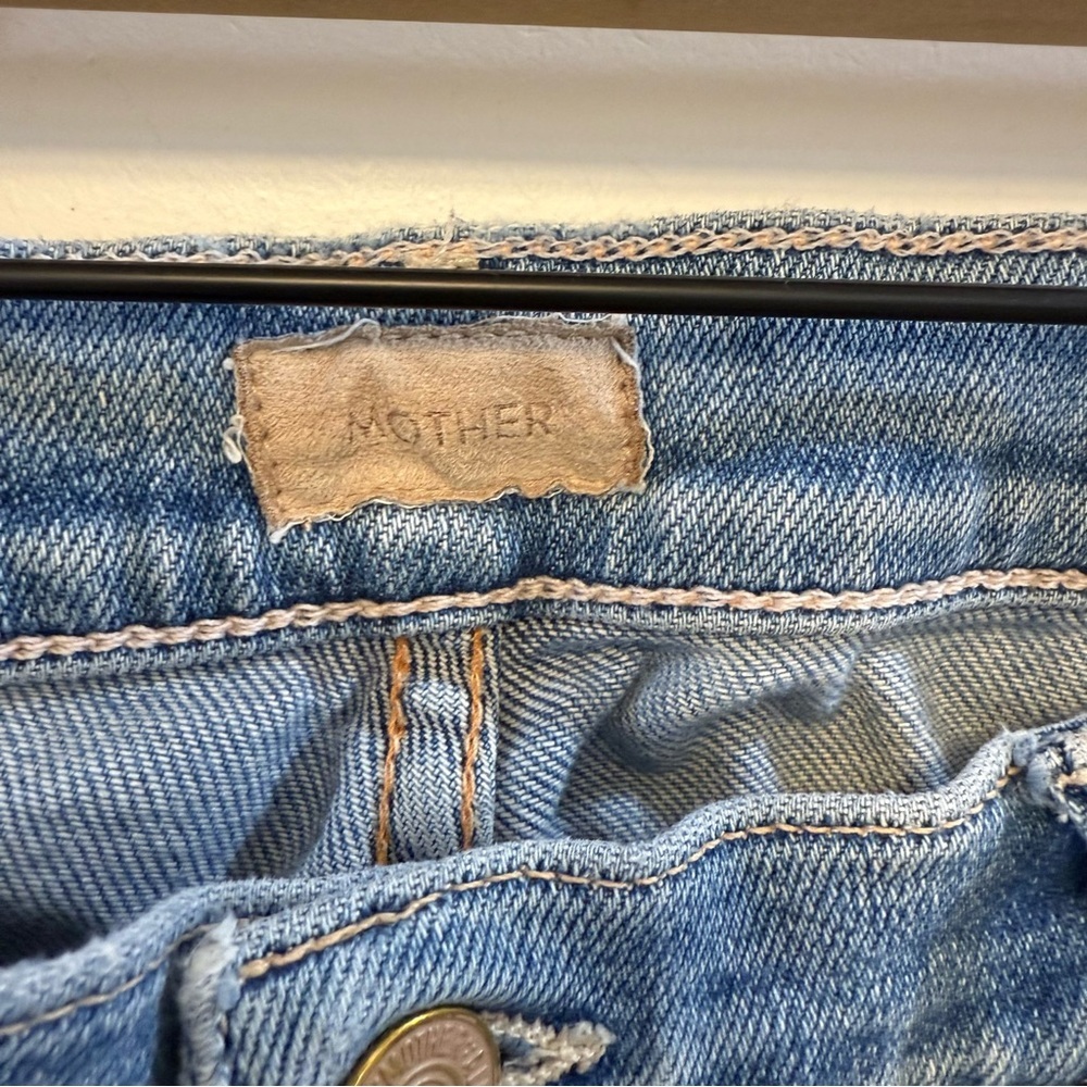 MOTHER Denim Mid Rise The Dazzler ankle fray
Size 32 - Picture 3 of 15